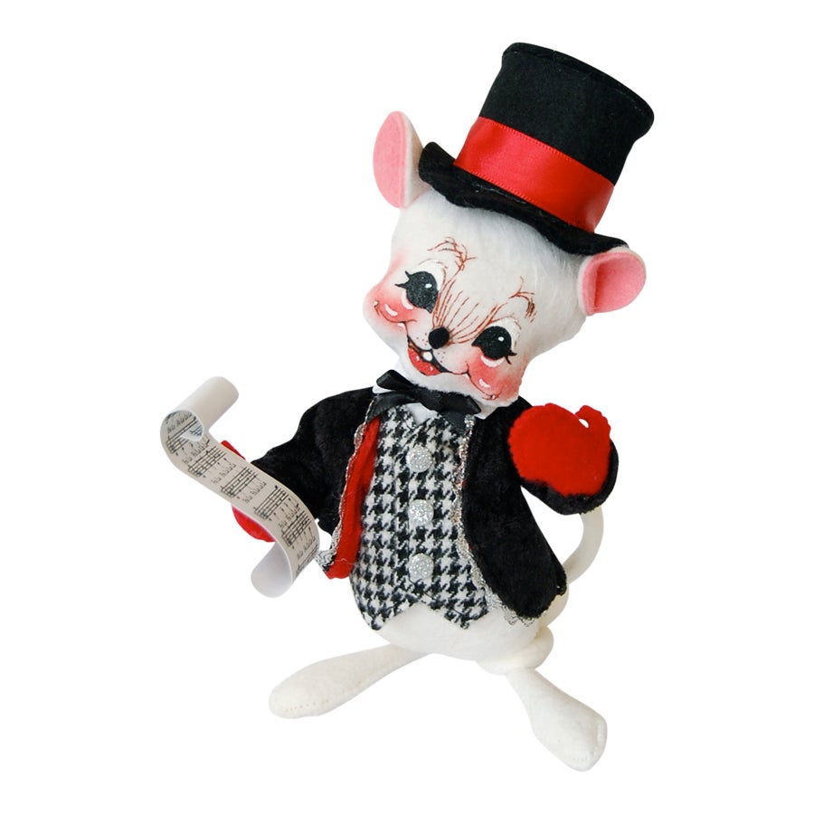 6in Caroller Boy Mouse