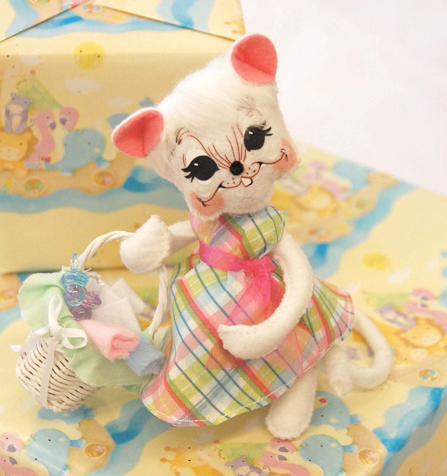 6in Mom to be Mouse 1 6in Mom to be Mouse