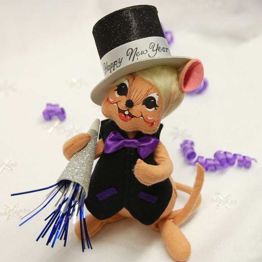 8in New Year Mouse
