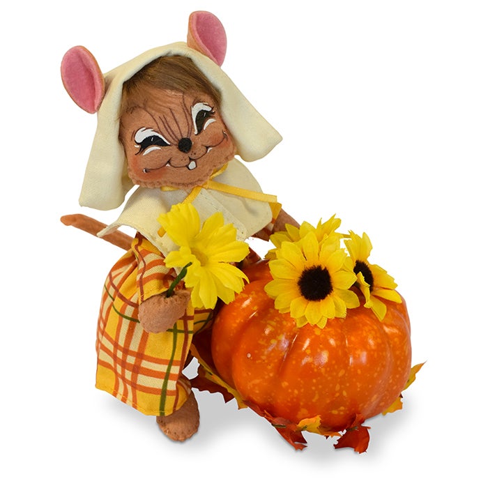 6 inch pilgrim girl mouse