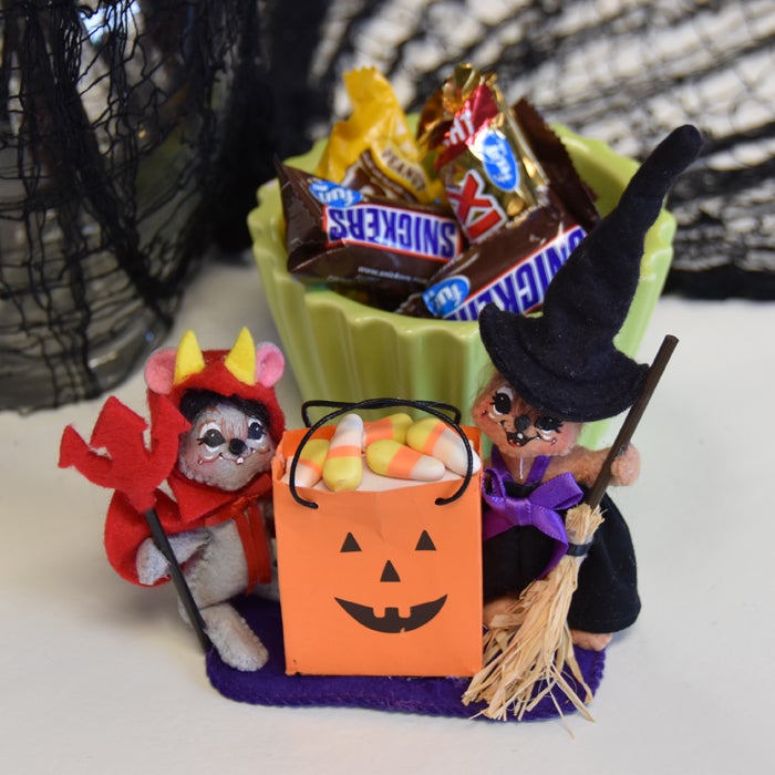 860018 4 inch trick or treat friends