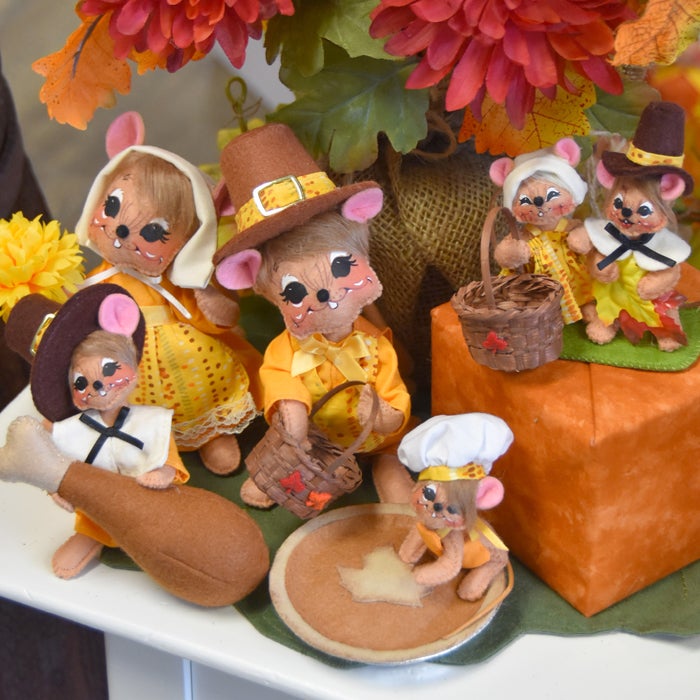 2019 Pigrim Mouse Family-web