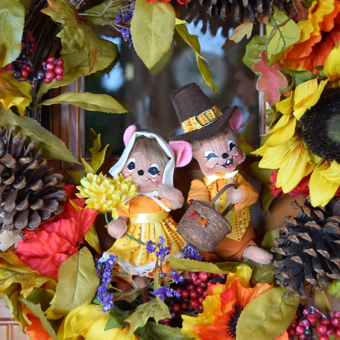 2019 Pilgrims in wreath-WEB