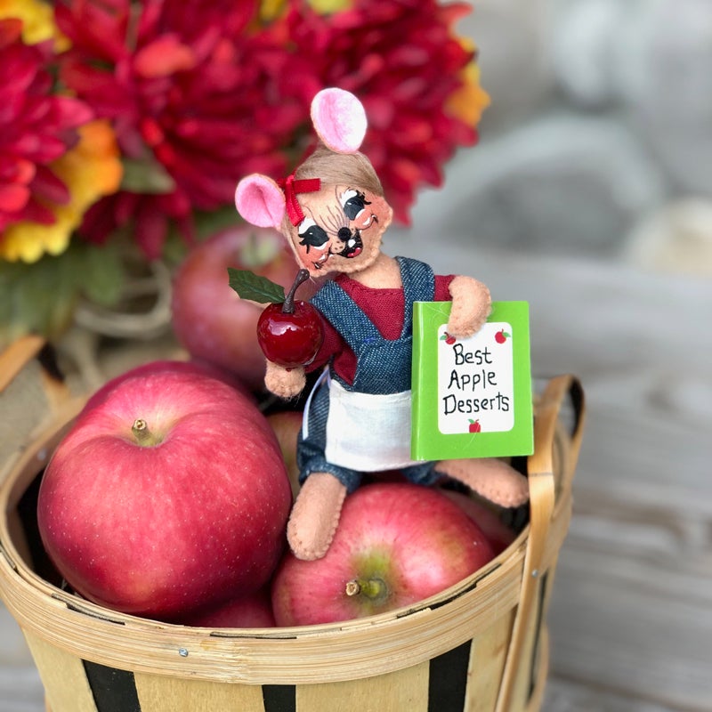 5in Apple Dessert Mouse-WEB