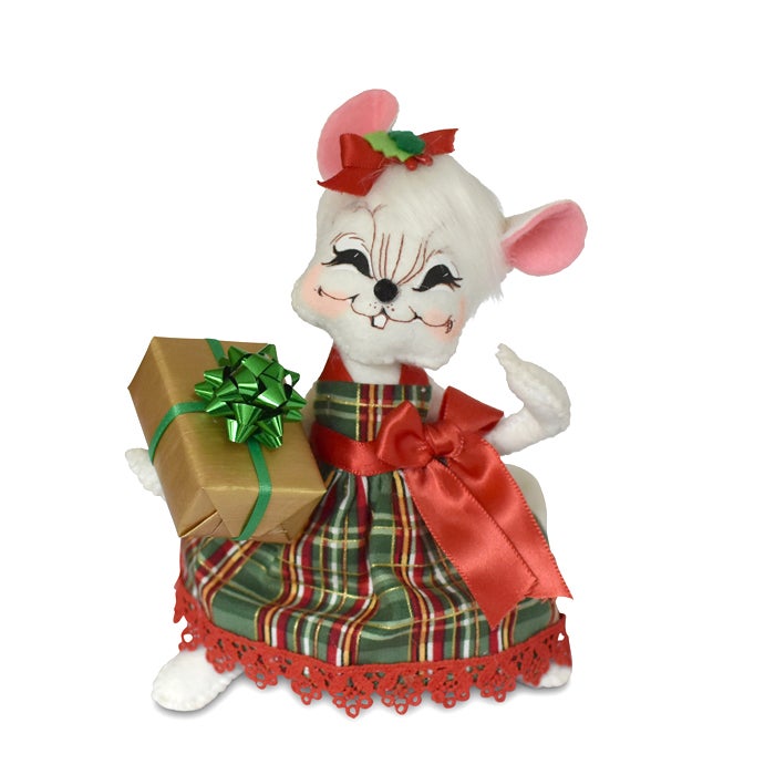 610718 6in Plaid Tidings Girl Mouse