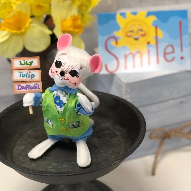 2021 Send a Smile - 6in Flower Sign Mouse 2021 Send a Smile - 6in Flower Sign Mouse