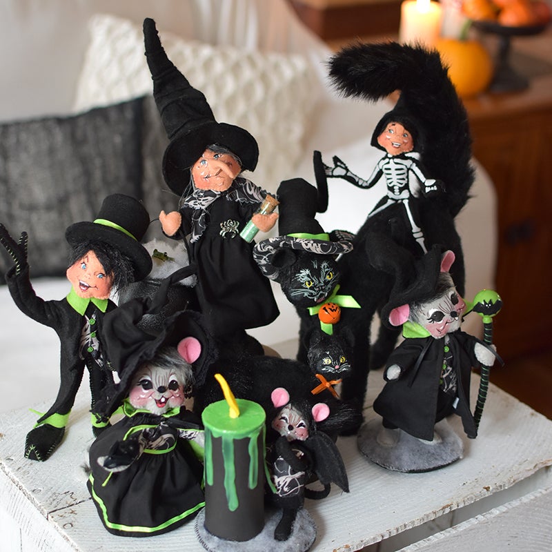 2021 Ghostly Group2-WEB