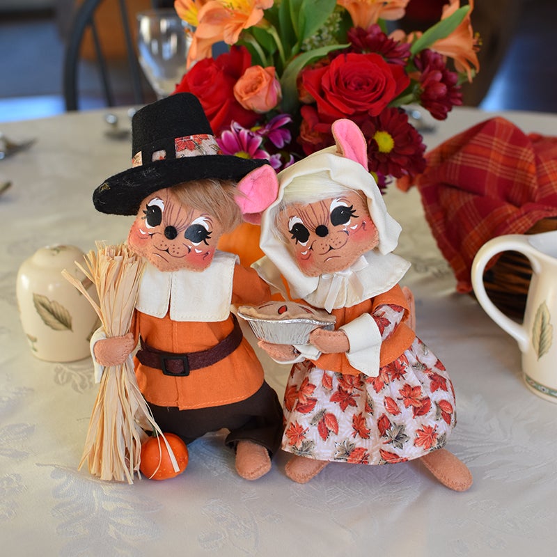 2022 8in Pilgrim Mouse Couple-1-WEB 2022 8in Pilgrim Mouse Couple-1-WEB