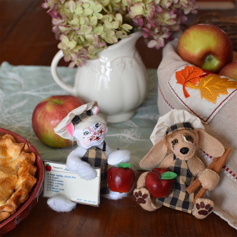 2022 Apple Pie Pets-1-WEB