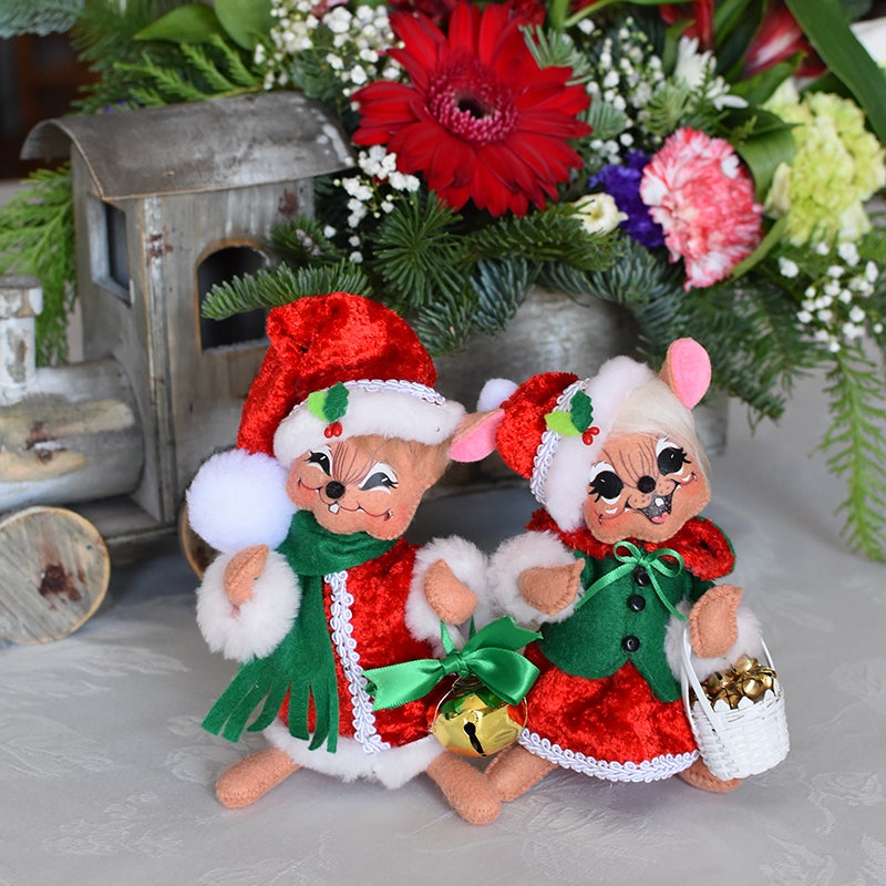 2022 Crimson Crush Mouse Couple-1-WEB