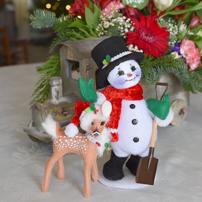 2022 Crimson Crush Snowman + Fawn-WEB