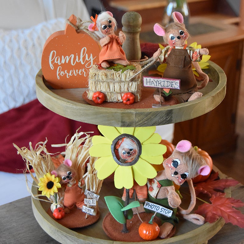 2022 Harvest Mice on tiered tray-WEB 2022 Harvest Mice on tiered tray-WEB