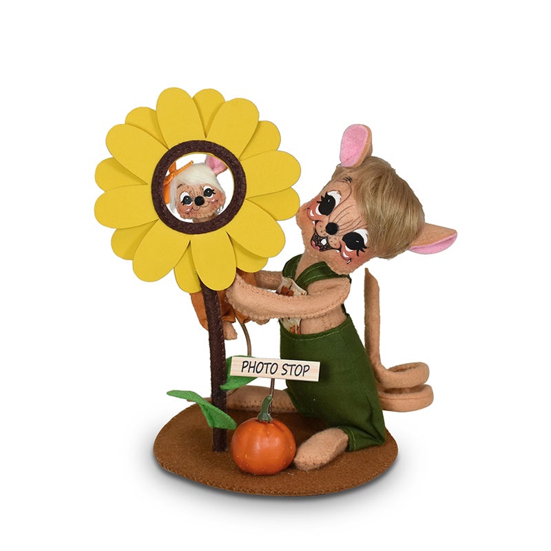 361322 6in Sunflower Photo Op 361322 6in Sunflower Photo Op