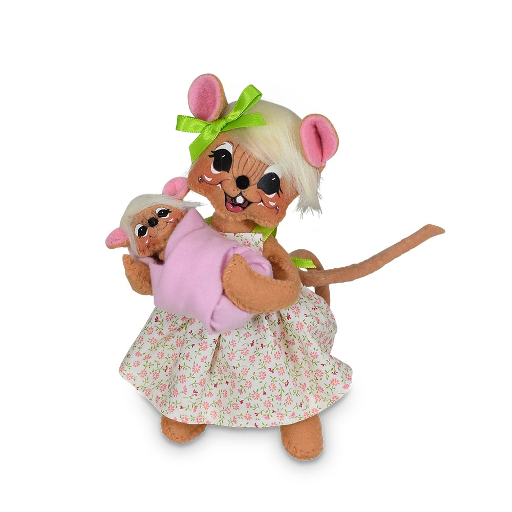 6in Mama Mouse-blonde hair-pink blanket-WEB