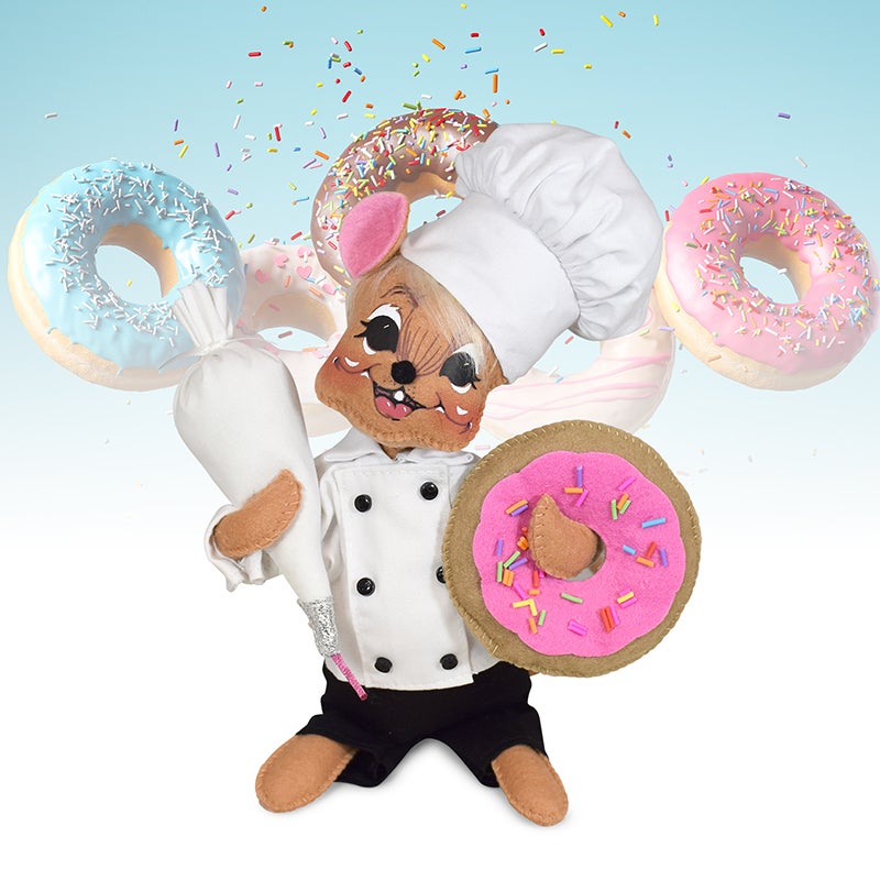 8in Donut Chef Mouse with background-WEB 862022 8in Donut Chef Mouse