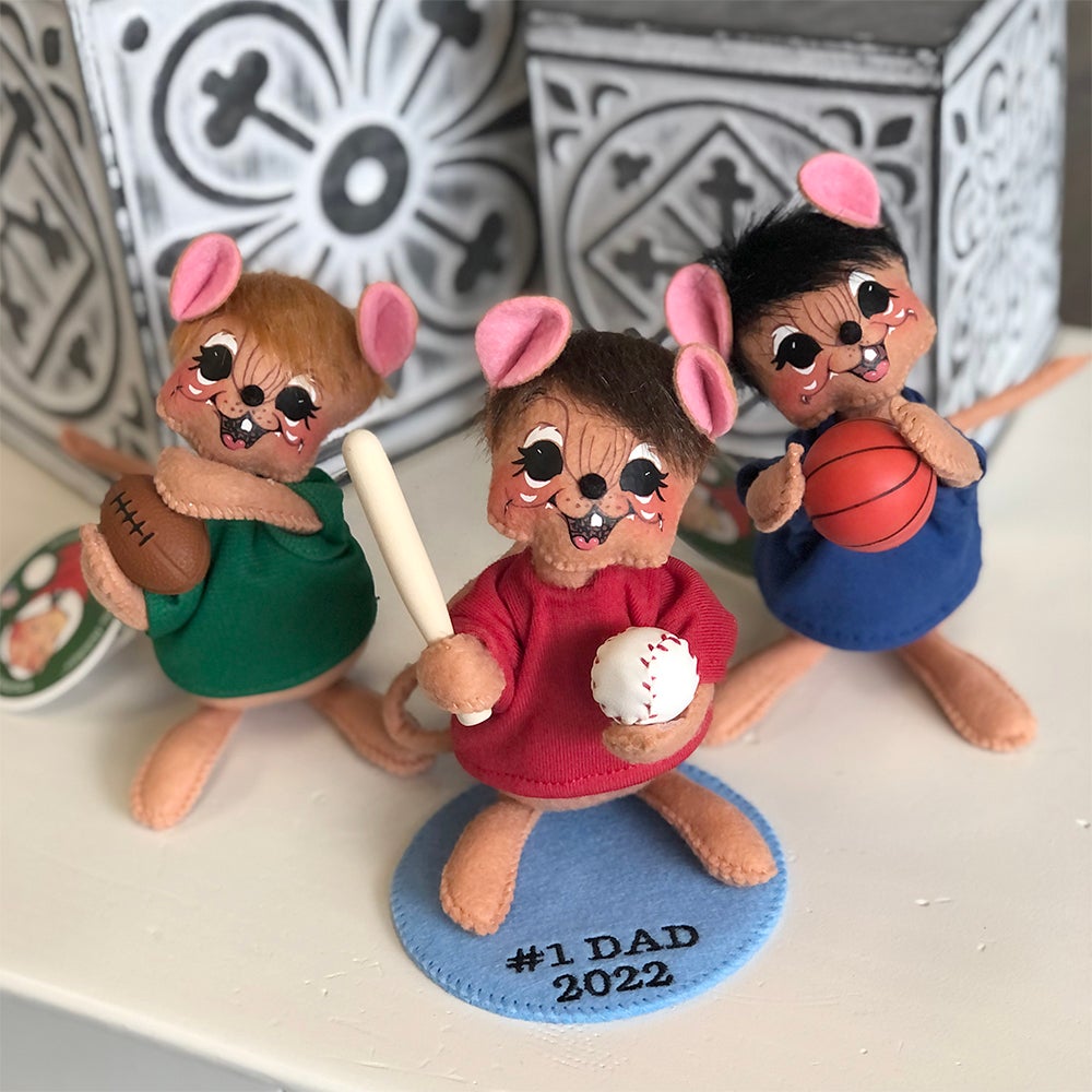 6in Athlete Mouse w-base