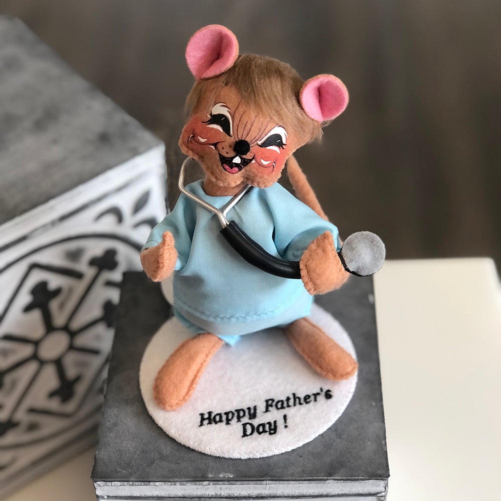 6in Medical Mouse w-base 6in Medical Mouse w-base