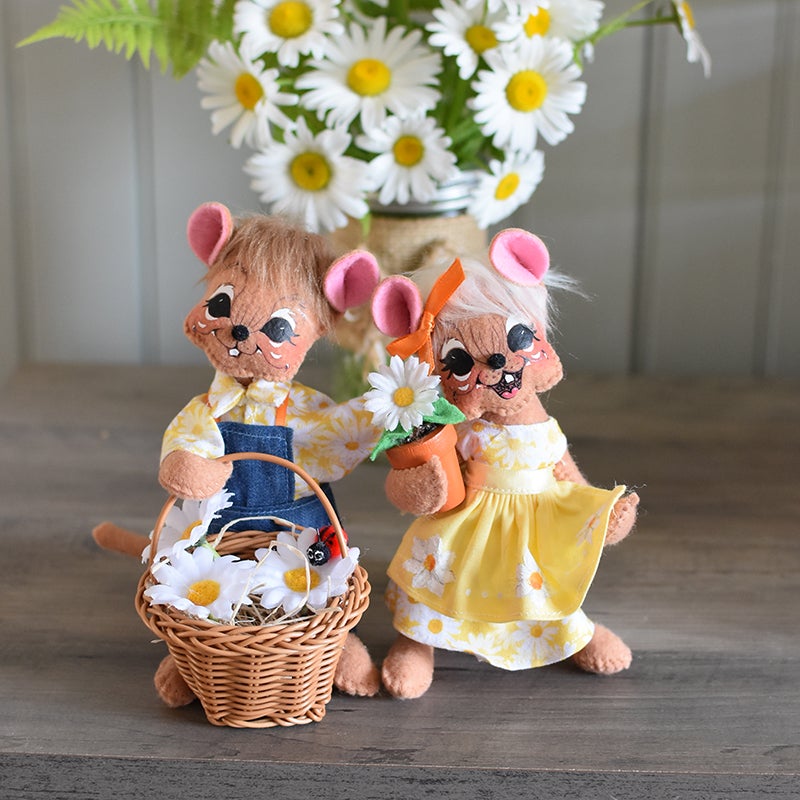 2023 6in Daisy Mouse Set-WEB