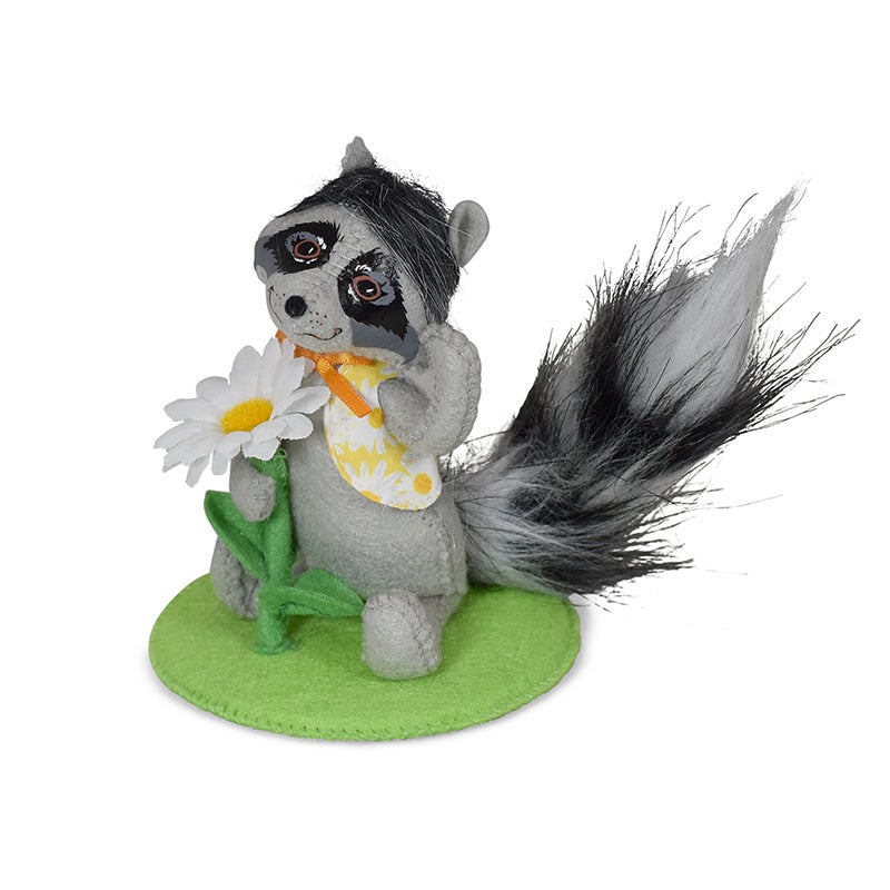 211223 5in Raccoon with Daisy-final 211223 5in Raccoon with Daisy-final
