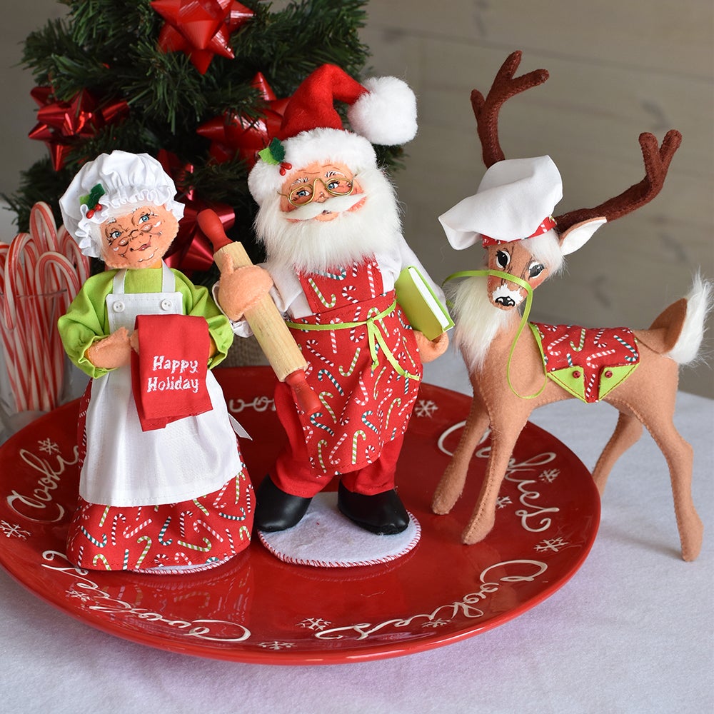 2023 Holiday Sweets Santa Mrs Deer Set-WEB