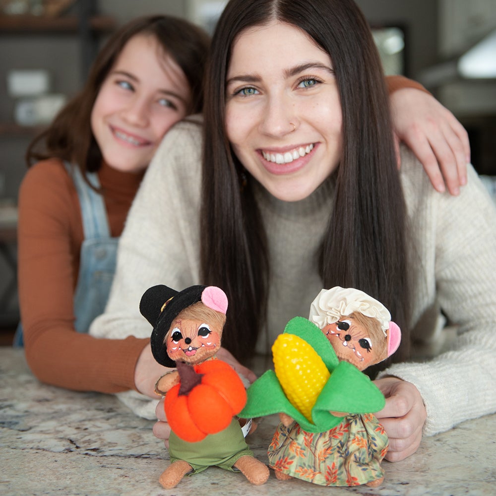 2023 Pilgrim Mouse Couple-L-WEB