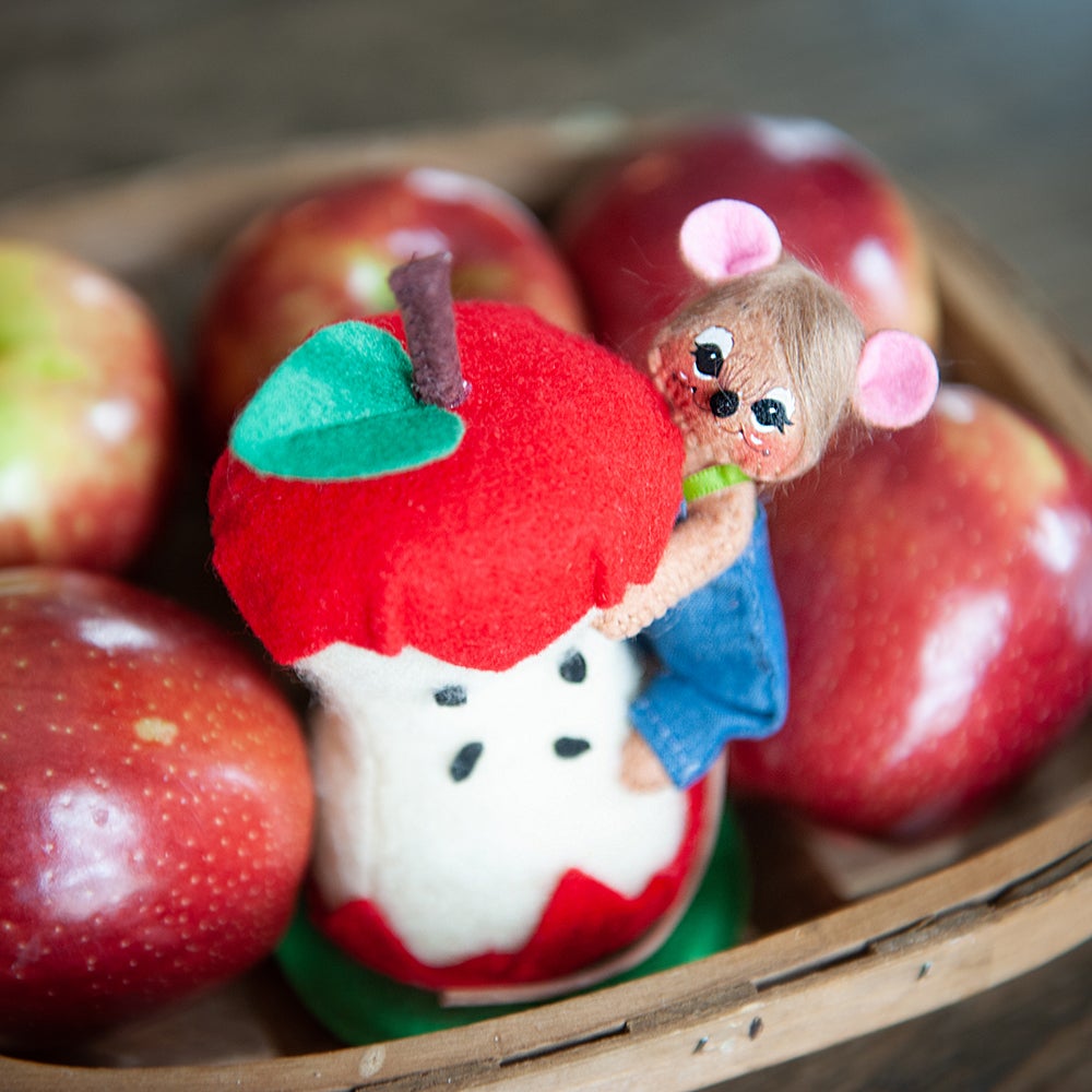 360023 3in Apple Core Mouse-L-WEB