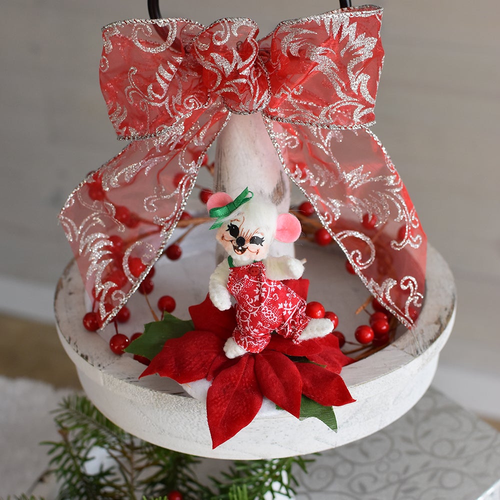 610023 3in Playful Poinsettia Mouse-L-WEB