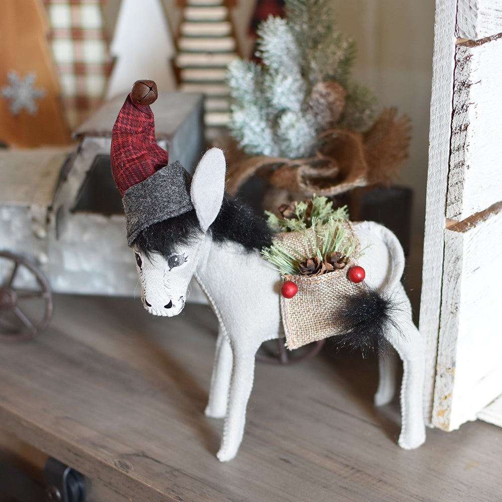 760623 7in Plaid and Pine Donkey-L-WEB