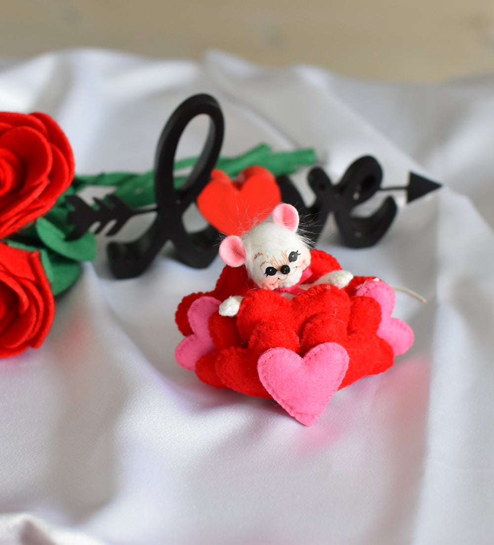 110024 3in Loads of Love Mouse-1-WEB 110024 3in Loads of Love Mouse-1-WEB