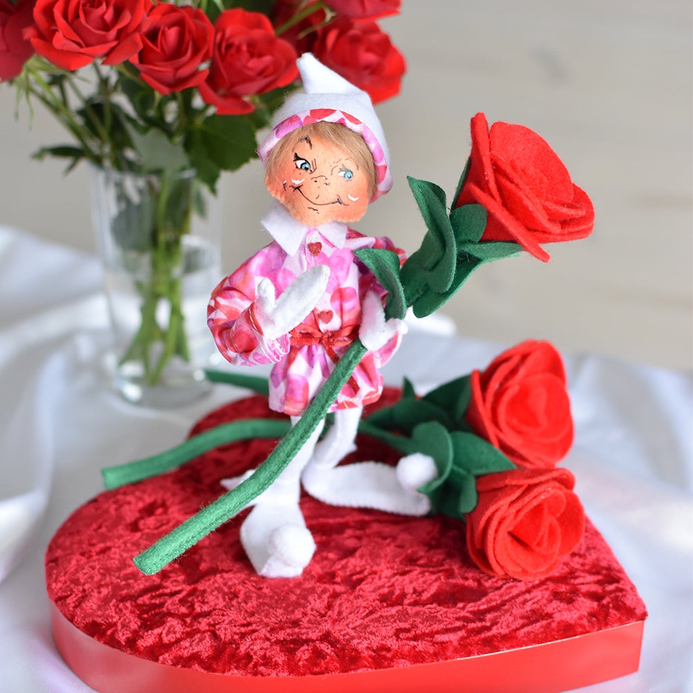 111224 9in Sweetheart Elf-1-WEB